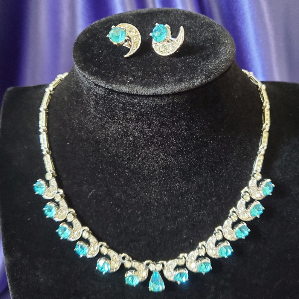 Gorgeous Bogoff necklace and earrings set!!
